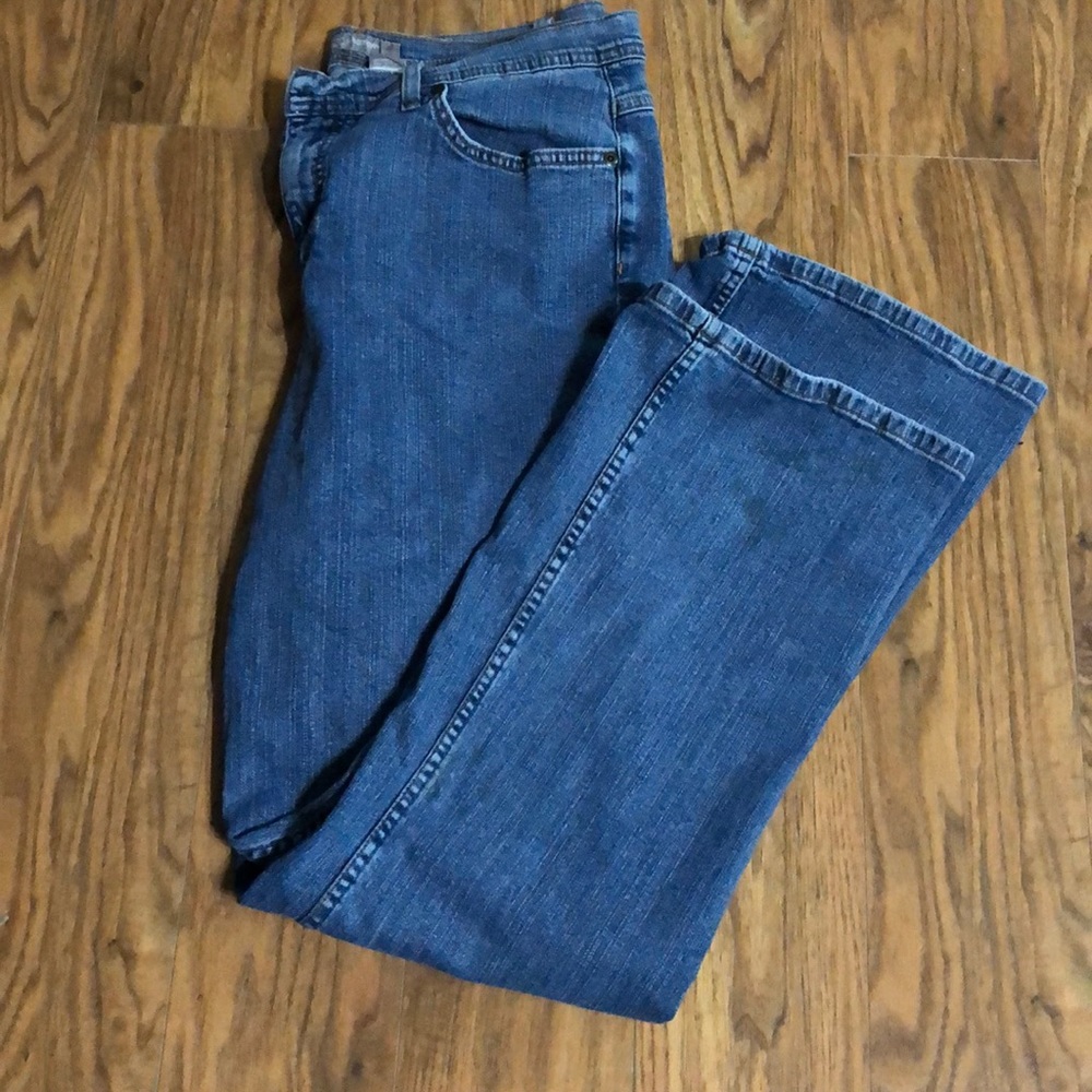 Croft and Barrow Straight Leg Jeans